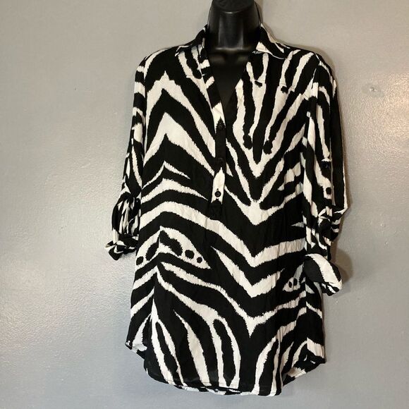 New York & Company Tops - NY&CO Black&white high low semi sheer blouse